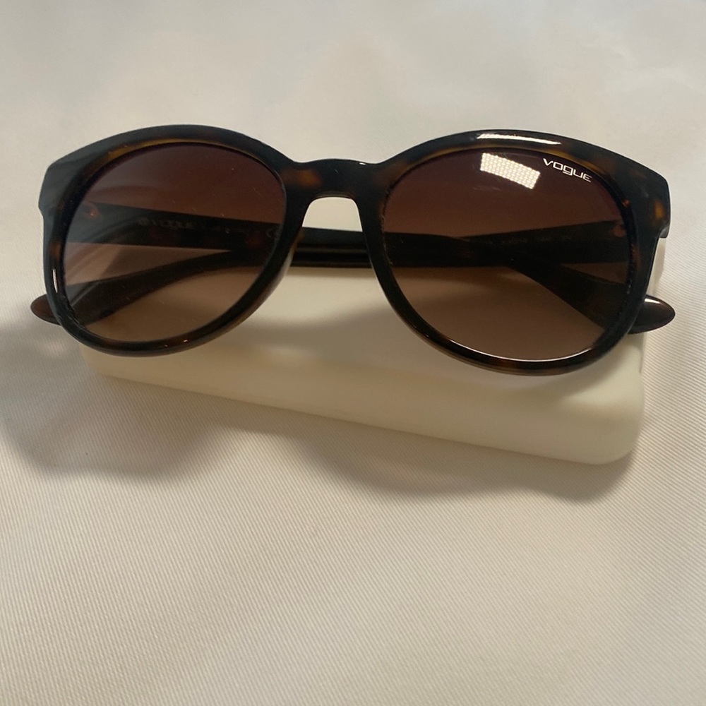 Vogue Sunglasses, Dark Tortoise Brown Frame